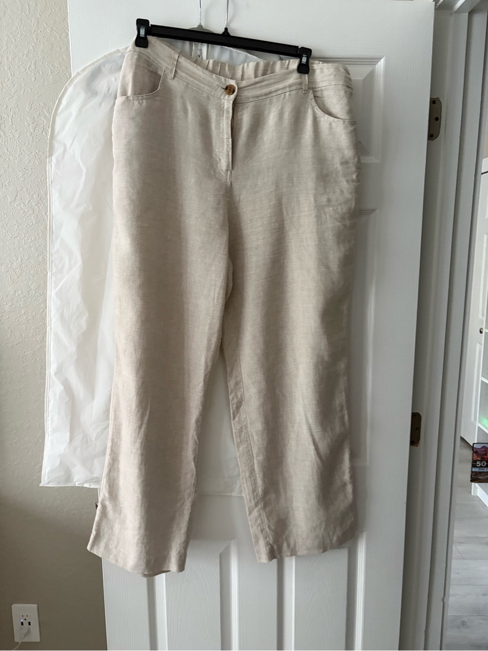 Chico's Straight Leg Linen Blend Pants in Light Beige. Size 18, Chicos size 3